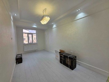 Продаётся 3х комн квартира на 2 этаже Ор-р Азимед