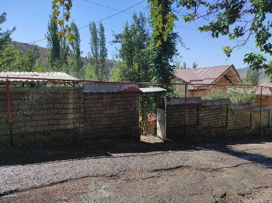 «Строили для себя у подножия гор Янгиабад - продаём срочно! »