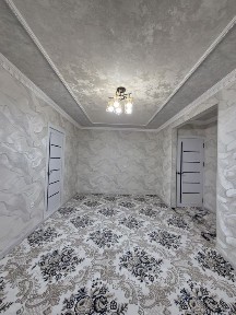 Фрунзенский масивда 2 хонали квартира сотилади