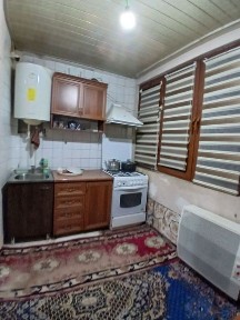 Срочно ижарага берилади 2 хонали 3 этаж 350$. Адрес Регистон.