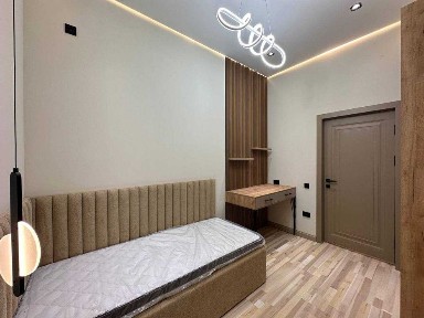 3х комнатная квартира на 4 этаже 80кв/м, в Самарканде