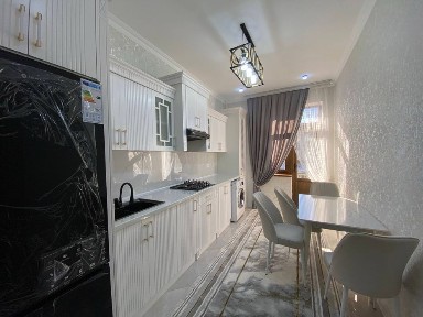 3 xonalik vokzal yulni ustida