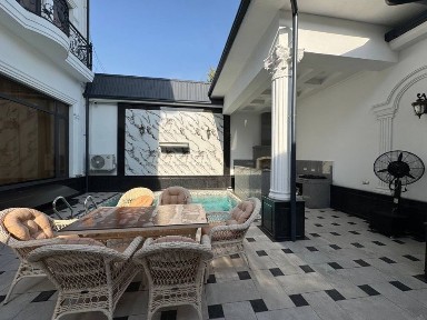 ПРОДАЕТСЯ евро ДОМ на Циалковского 4.3 соток