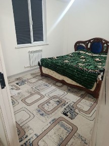 Yangi bozorda 1 chi etajda dom sotuladi srochna