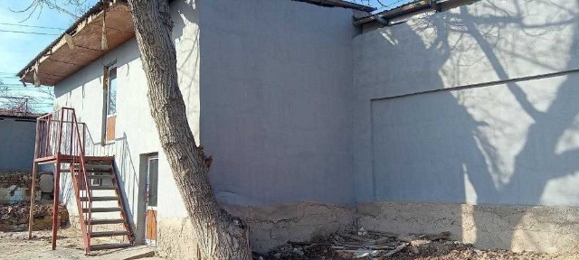 Продаётся дом, более 5.8 по кадастру, по факту 6,5соток со всеми усло