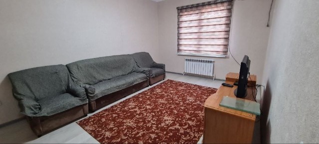 Фаргона шахар хокимяти олдида Янги курилган Дом