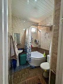 Мирзо-Улугбек, район Максима Горького; рядом школа Diplomat, БУЗ базар