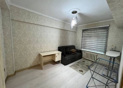 4/1/4 в центре Ц 5 Корзинка, ориентир посольства Германии