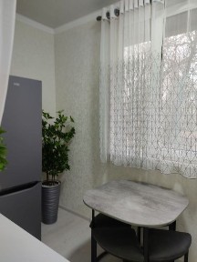 Аренда Юнусобод Мегапланет 2 пер 3 ком 2 этаж 4 этажка все ест новий