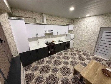 Novza metro yaqinida 1 xonali uy bezmakler