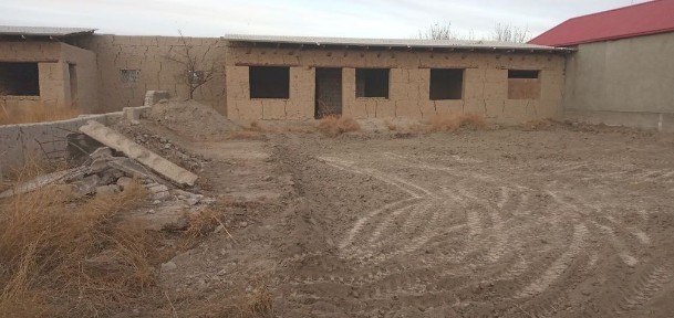 Bitmagan hovli joy sotiladi 6 sotix Dan 2ta