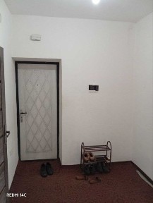 Продаётся квартира (2-комнатная, первый этаж)