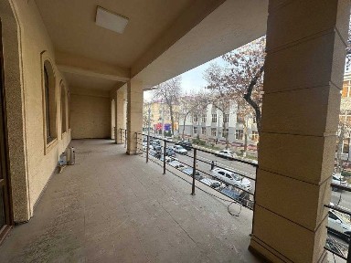 [KБ] Офис с собственной террасой | 40 м² | Дархан