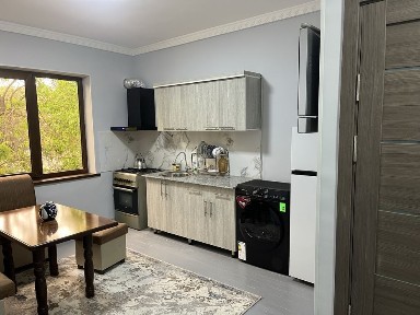 Сдается 1 комнатная студия. А. Темура 12 школа. 36 кв. Чистоплотным.