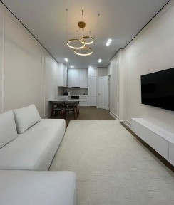 Oybek metro yonida 2 xonali kvartira ijaraga beriladi.