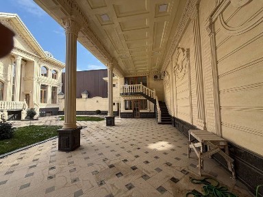 Ховли уй сотилади