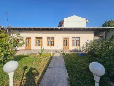 Сергели Кумарык махалляси 9.5 сотих 1 линя бизнес учун уй сотаман