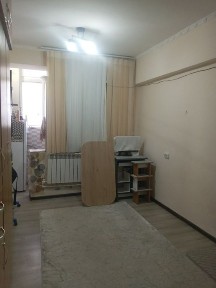 Продаётся 1 - ком квартира средний ремонт бывшее общежитие на карасу 6