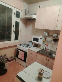 Франсузкого план 1 ком 1 этаж рынок Кадешва кв чистая, огород, подвал