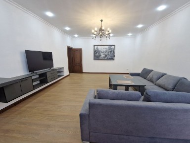 Сдаётся 2х комнатная квартира в центре города