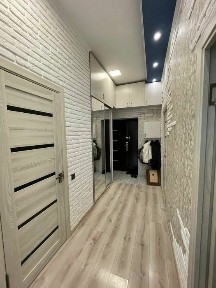 Chilonzor 1, 2/4/4, Visokopotolochka,balkon 4x2