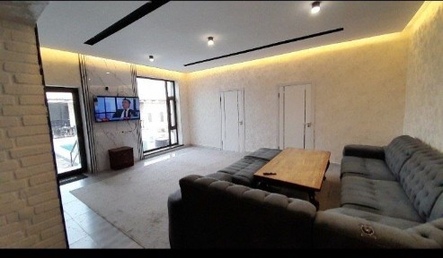 Kampakt dacha oila va ulfat uchun