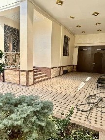 Сдаётся участок в Яккасарайском районе 4,8 стток, 10 комнат ( н319 )