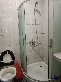 1 honalik kvartra sotiladi