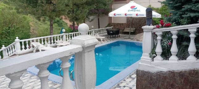 Чимган семейная дача - dacha с Зимним тёплым бассейном и сауной для 15