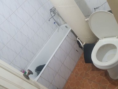 Sharq bozor orqasida 2 xonali kvartira sotiladi