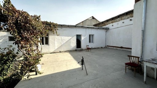 8 sotixli tayyor uchastka ko‘plab jihozlari bilan birga sotiladi.