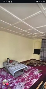 Ховли сотилади.