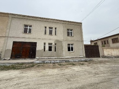 ARZON BÒLDI 4 sotiqli hovli sotuvga qoyilyapti.