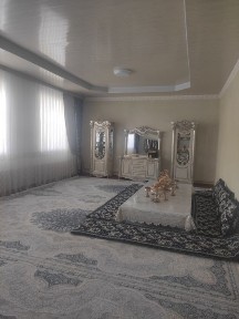 Uy sotiladi. Дом продаётся