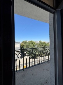 Kvartira sotiladi 81m3 kadastr hamma hujjati bor.