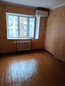 Продам квартиру на Дубовом 1/3/5 керпичный дом хороший этаж.