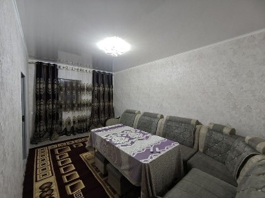 Angren bozorni oldida 3 honali kvartira arendaga beriladi