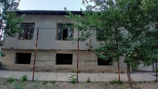Sotiladi Dom Uchastka Uy Srochna