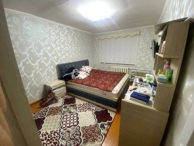 ПРОДАЁТСЯ срочно своя квартира. Мирабад.