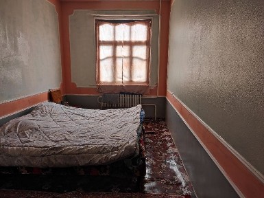 Тошкент вилояти, Зангиота туманида 2 хонали квартира ижарага берилади.