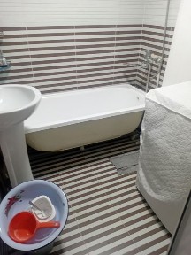 1/6/9 Яшнобод Авиасозлар 2-мавзе общижита Кадешва бозори олдида жойла