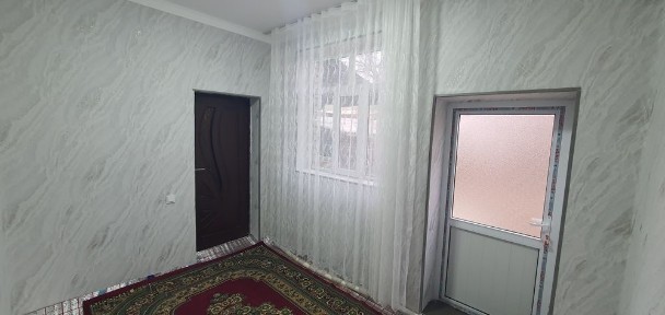 Uchastka Bektemir deyarli 5 sotok oshhonasi bilan 5 hona oshona va san