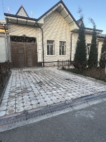 Uchaska sotiladi yun-obot tum batumiskida 3.4 sotix fasad 11*32
