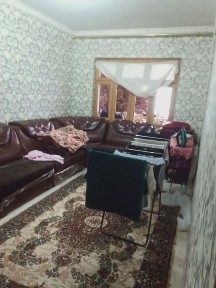 Чирчик шахар 10-микрораён #3-хона 1-этаж янги планировка Квартира