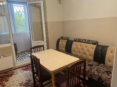 Аренда метро тинчлик 1 хонали оилага берилади хамма шароити бор