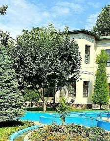 Катта Ховли сотилади 6.5 СОТИК 4 ХОНА Тайер уй Кибрай рн