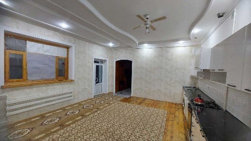 Уй Сатылады центрда жаксы локация