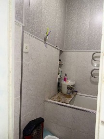 Дом 2 хонали сотилади термез шахар 5 микро шахар марказида жойлашган