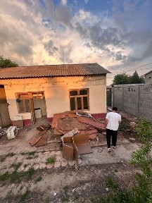 Yuqorichirchiqda Dacha sotiladi