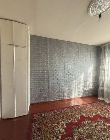 Кадышева Общежитие 1 ком 6 этаж 9 этажного 200у. е